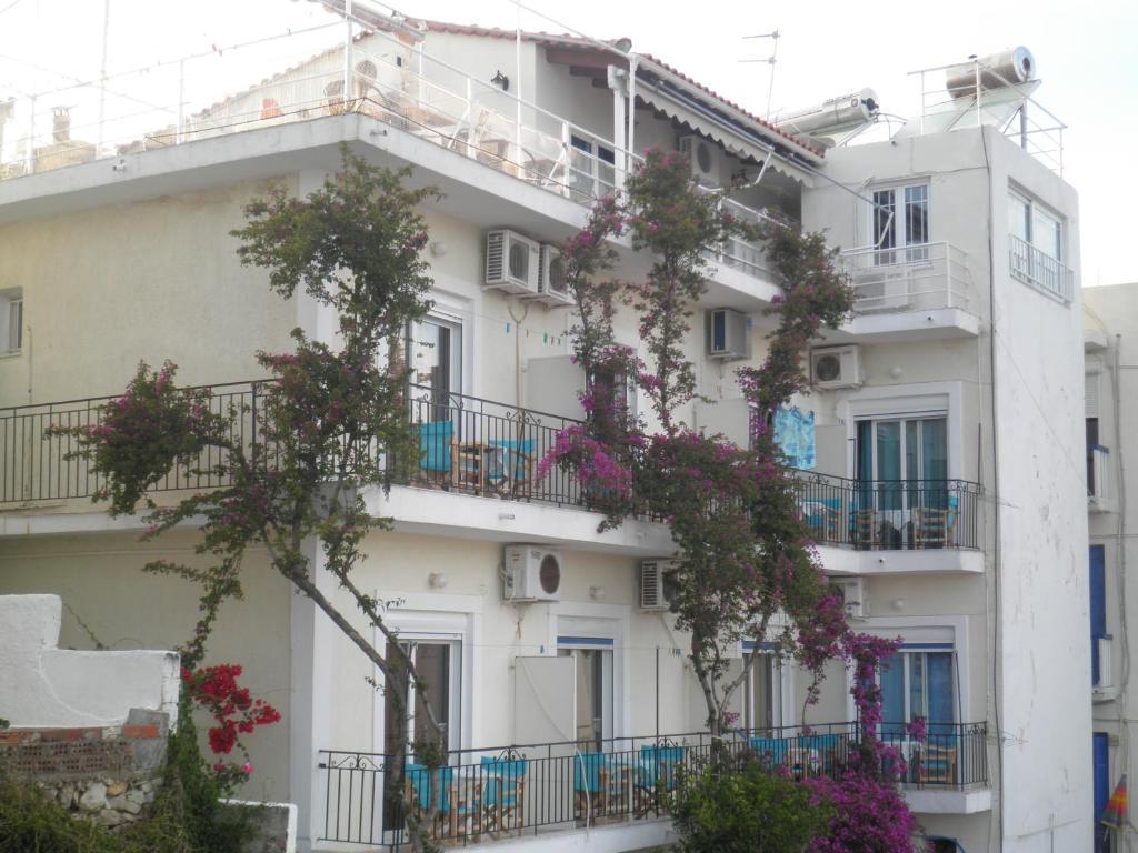 Babis Hotel Skiathos Town Exterior photo